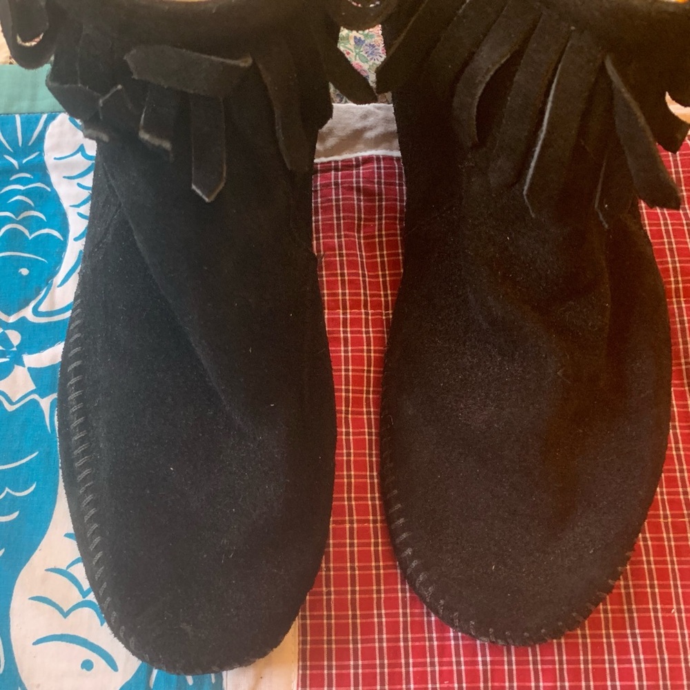 Sz 11 MinneTonka suede moccasins